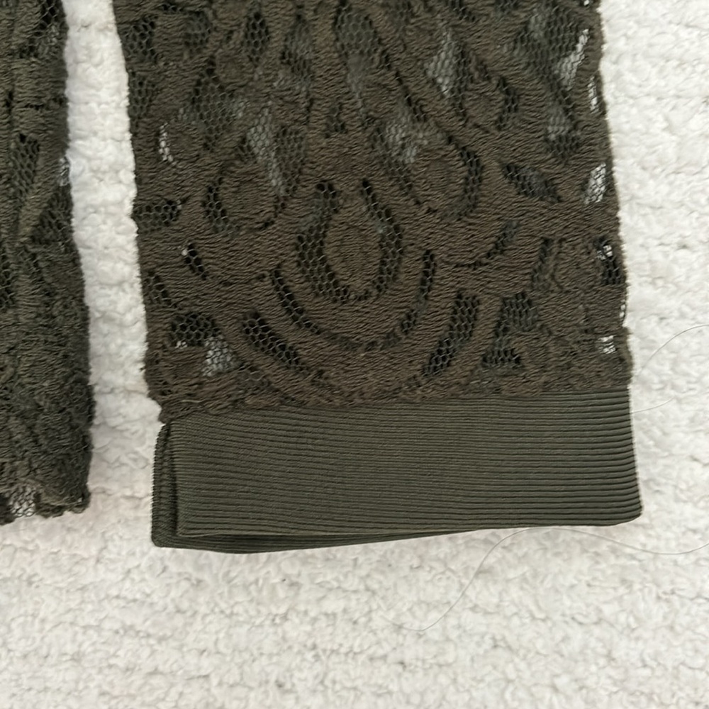 BANANA REPUBLIC CORDED LACE, GREEN BLOUSE WITH BACK BUTTONS- SIZE XS - Picture 8 of 17